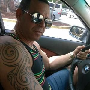 Meet your Posher, Esteban